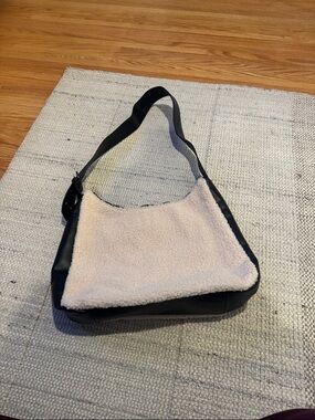 NWOT BCBG Black and Cream Sherpa Crossbody Bag - Women